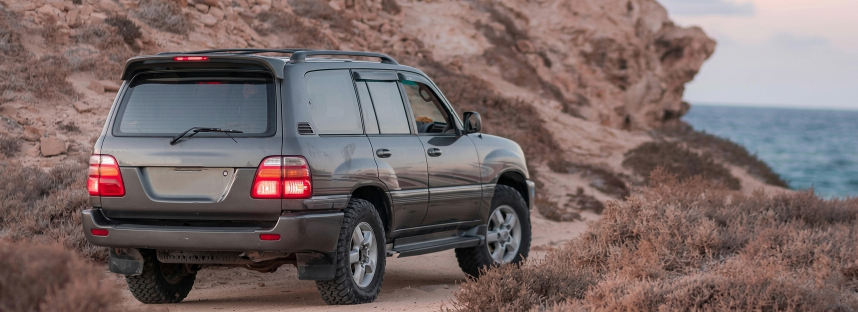 A Toyota Land Cruiser heading to the beach