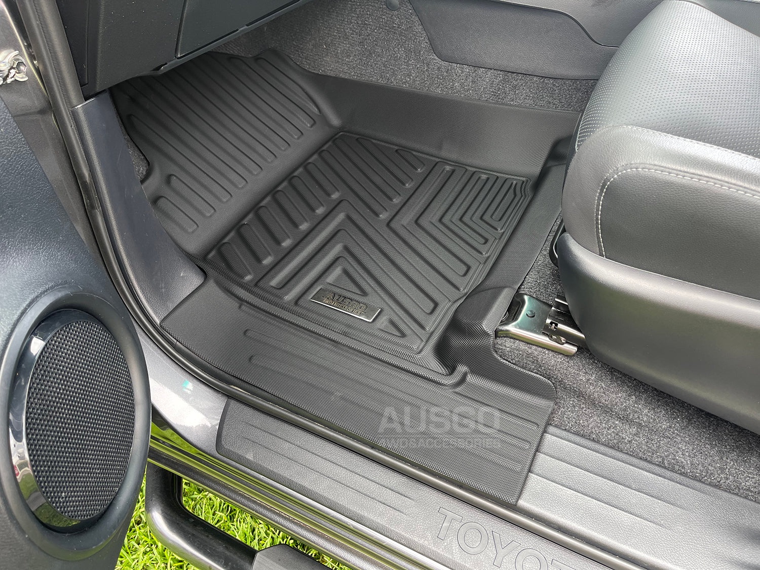 5D Car Floor Mats for Toyota Hilux Manual Transmission Single / Extra Cab 2015-Onwards