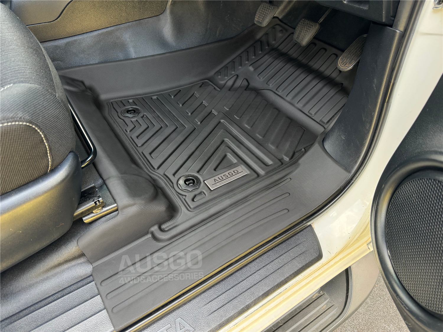 5D Car Floor Mats for Toyota Hilux Manual Transmission Single / Extra Cab 2015-Onwards