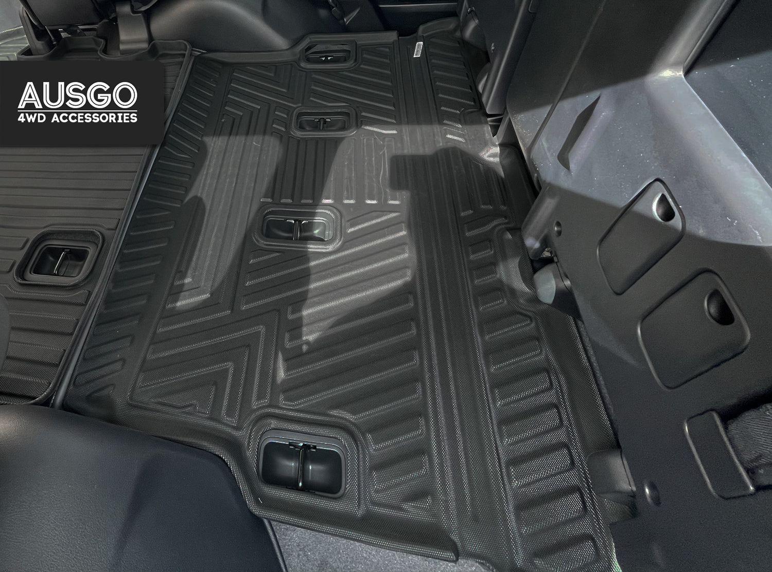 7D Injection Floor Mats for Toyota LandCruiser 200 Series Altitude / VX / Sahara 2007-2012