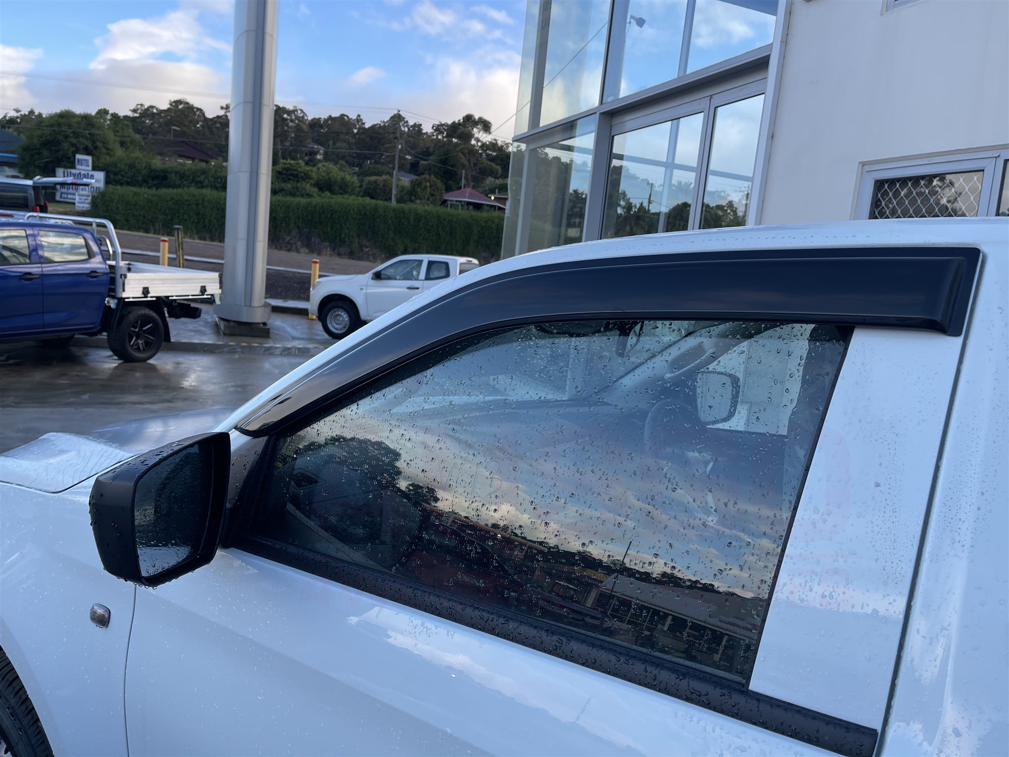 Luxury Weather Shields for ISUZU D-MAX DMAX Single / Extra Cab 2020-Onwards