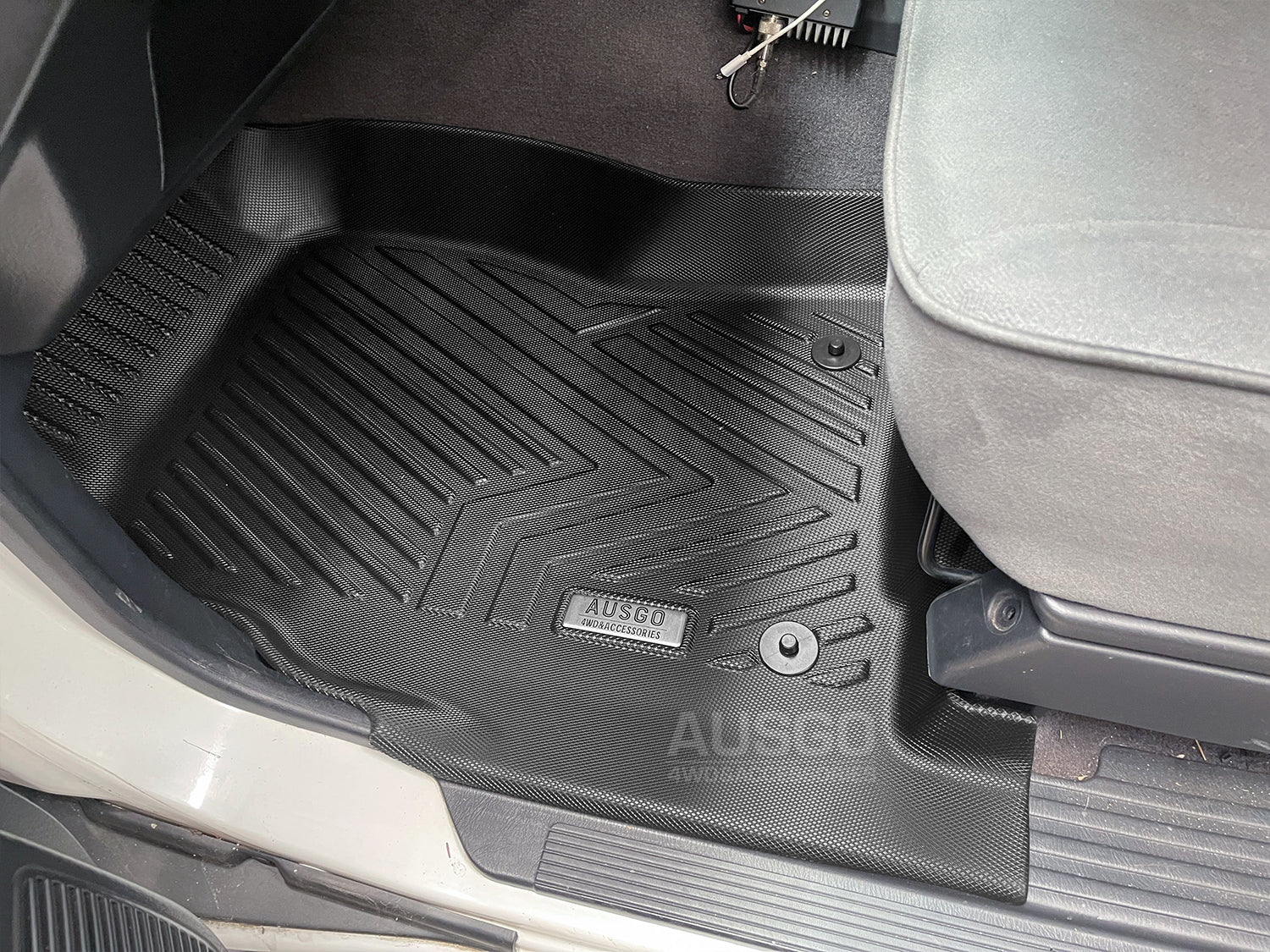 Double-Layer Car Floor Mats for Nissan Patrol GU Y61 1997-2015