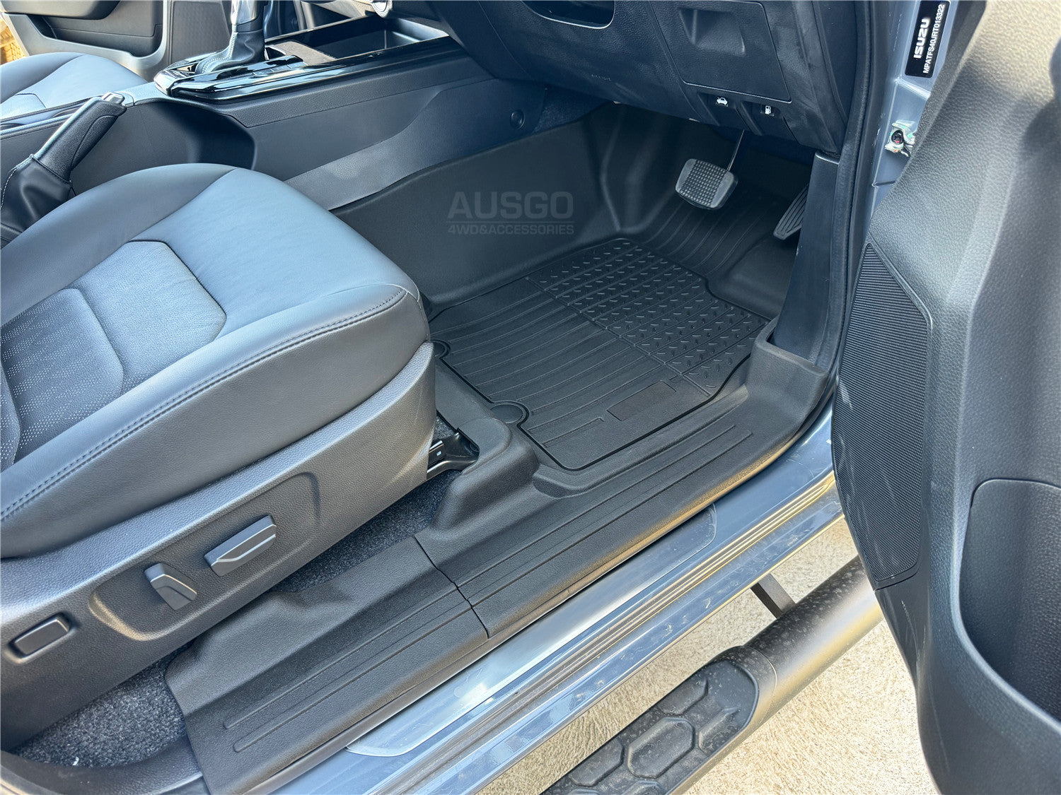 7D Injection Floor Mats + Black Door Sill Protector for ISUZU D-MAX DMAX Dual Cab 2020-Onwards