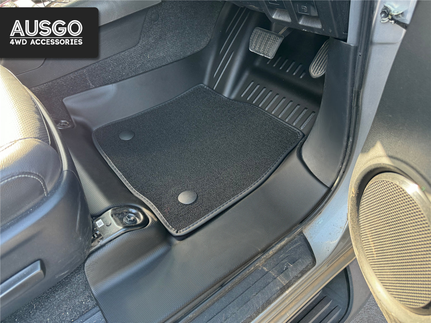 Double-Layer Car Floor Mats for Toyota Hilux Dual Cab 2025-Onwards Auto Trans