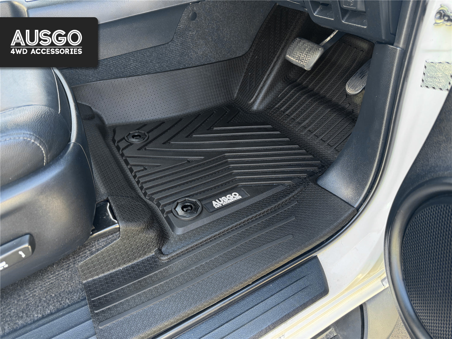 5D Injection Floor Mats for Toyota Hilux Auto Transmission Single / Extra Cab 2015-Onwards
