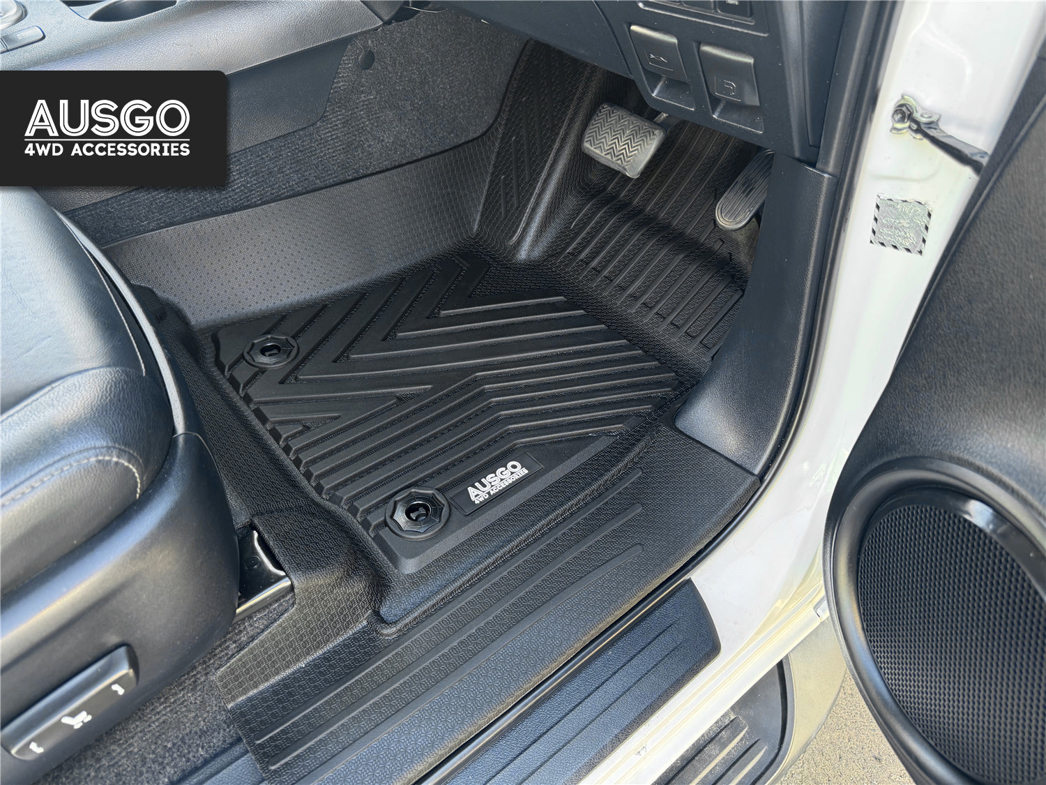 5D Injection Floor Mats for Toyota Hilux Auto Transmission Single / Extra Cab 2015-Onwards
