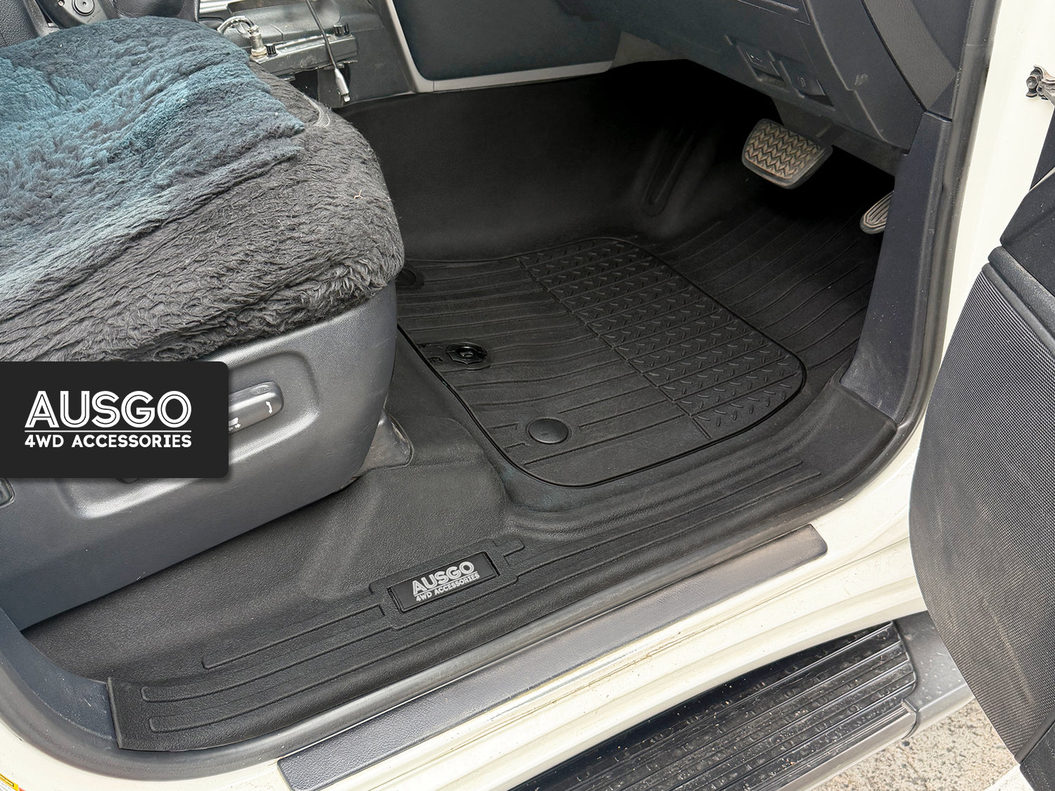 7D Injection Floor Mats for Toyota Land Cruiser 200 Series Altitude / VX / Sahara 2012-2021
