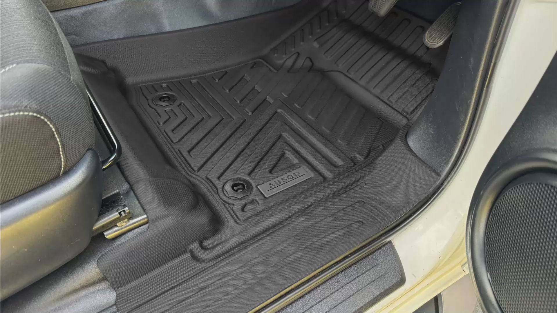 Load video: 5D Car Floor Mats for Toyota Hilux Dual Cab 2015-Onwards Manual Trans
