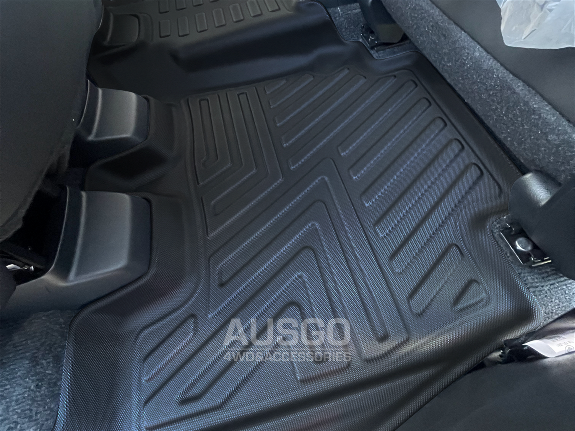 Floor Mats + Black Door Sill Protector for ISUZU MUX MU-X 2021-Onwards