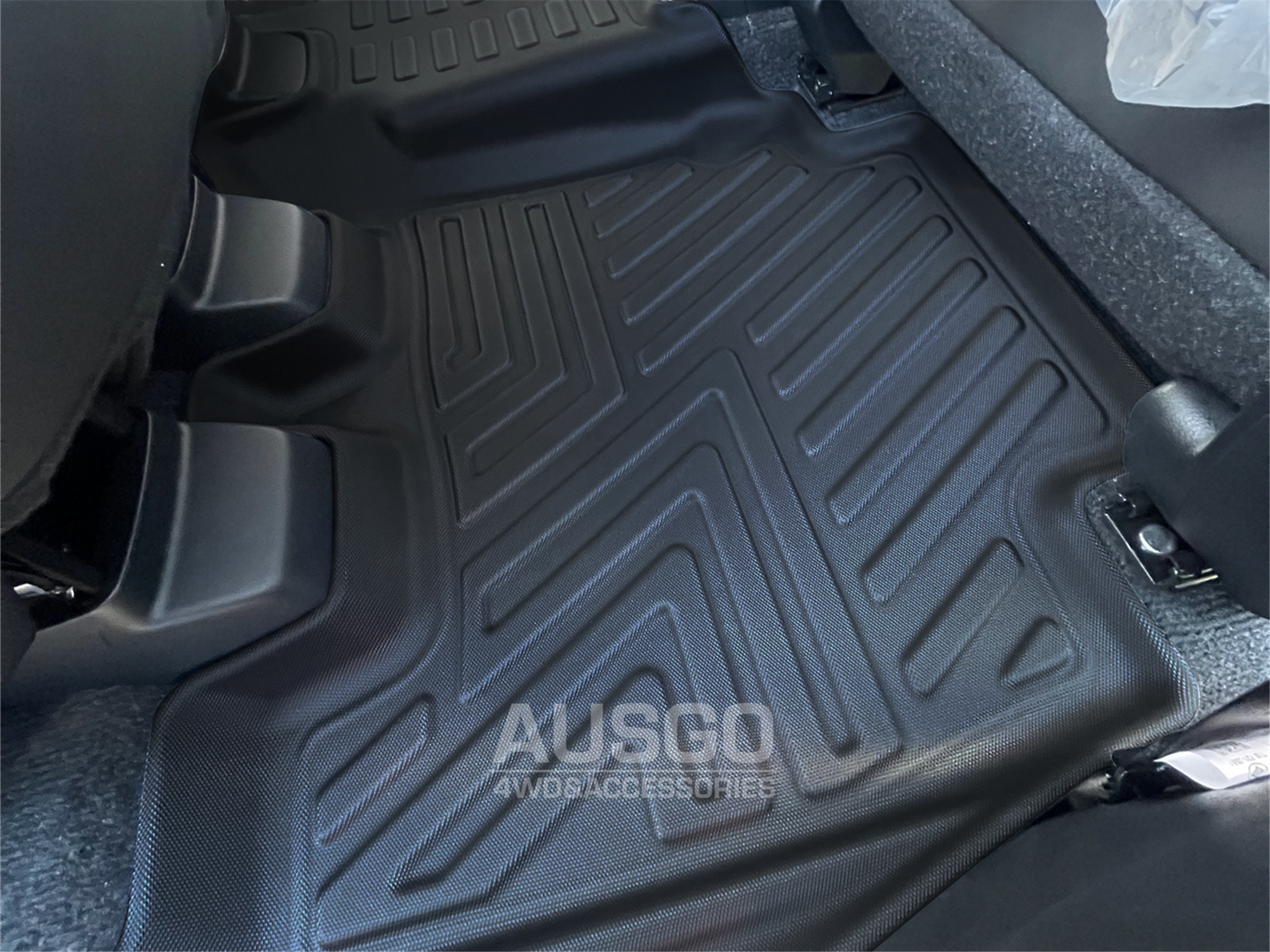 Floor Mats + Black Door Sill Protector for ISUZU MUX MU-X 2021-Onwards