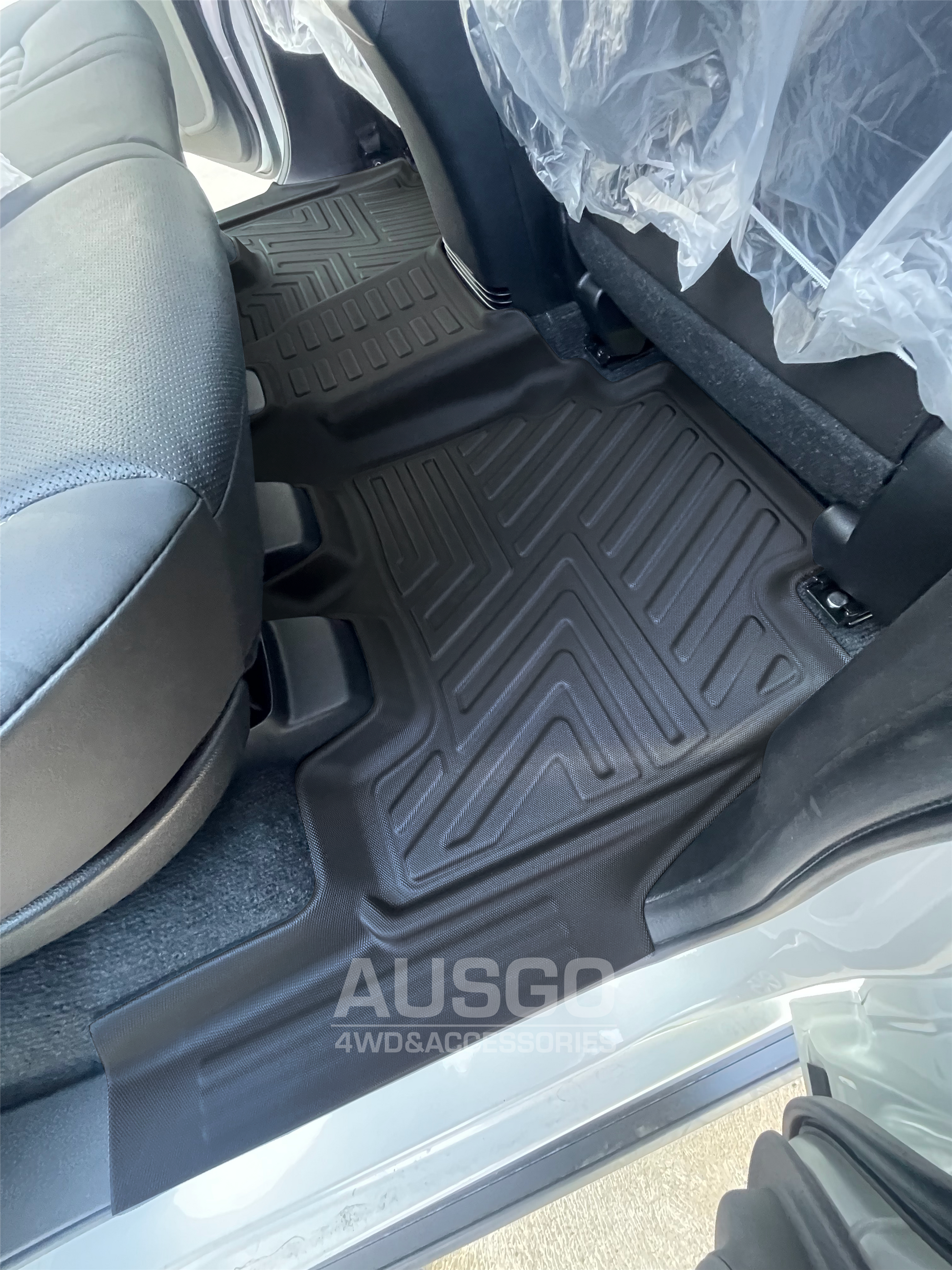 Floor Mats + Black Door Sill Protector for ISUZU MUX MU-X 2021-Onwards